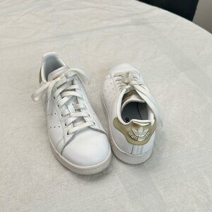 Adidas Stan Smith size 6!